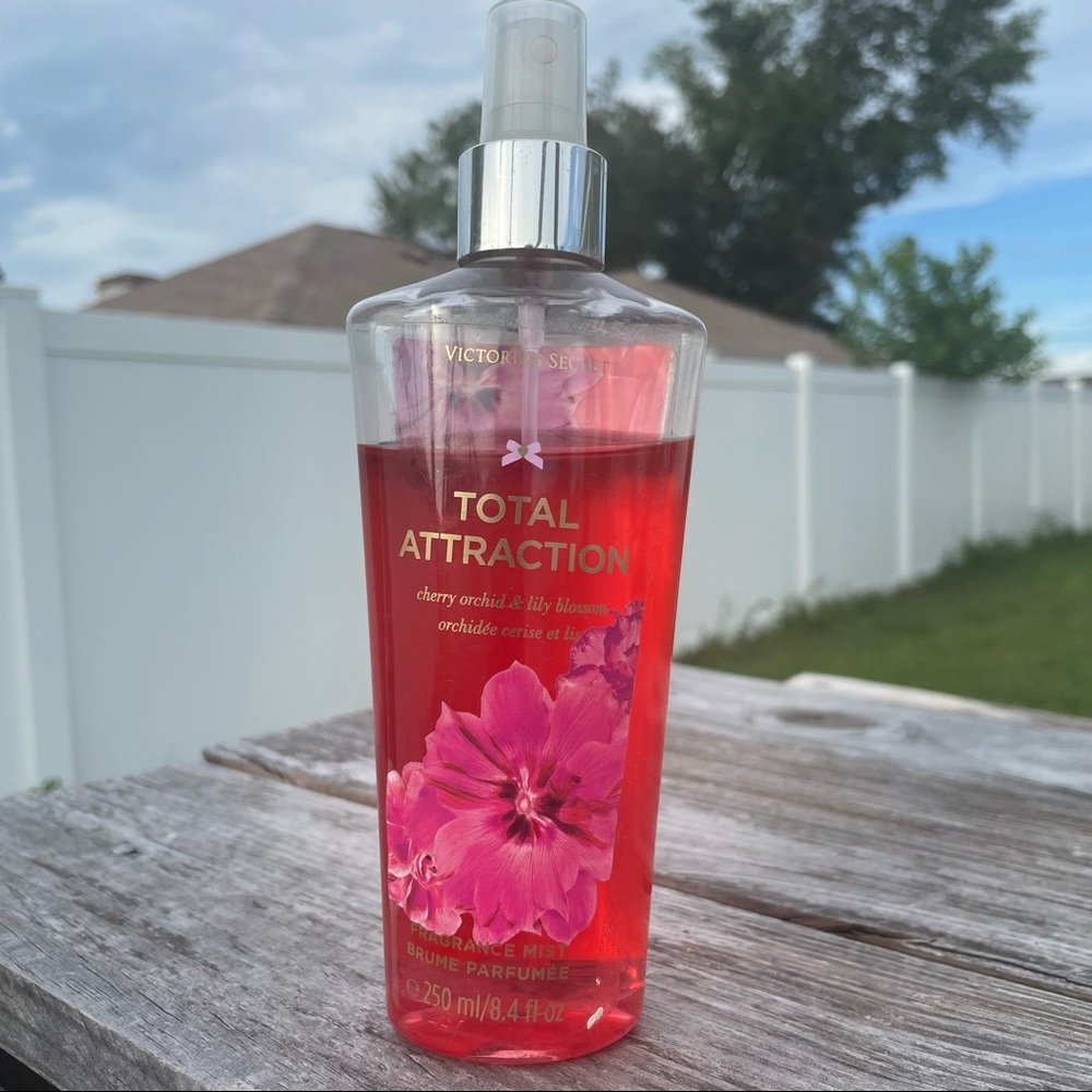 Victoria's Secret Total Attraction Fragrance Body Mist Spray 8.4oz 90% Full Cher
